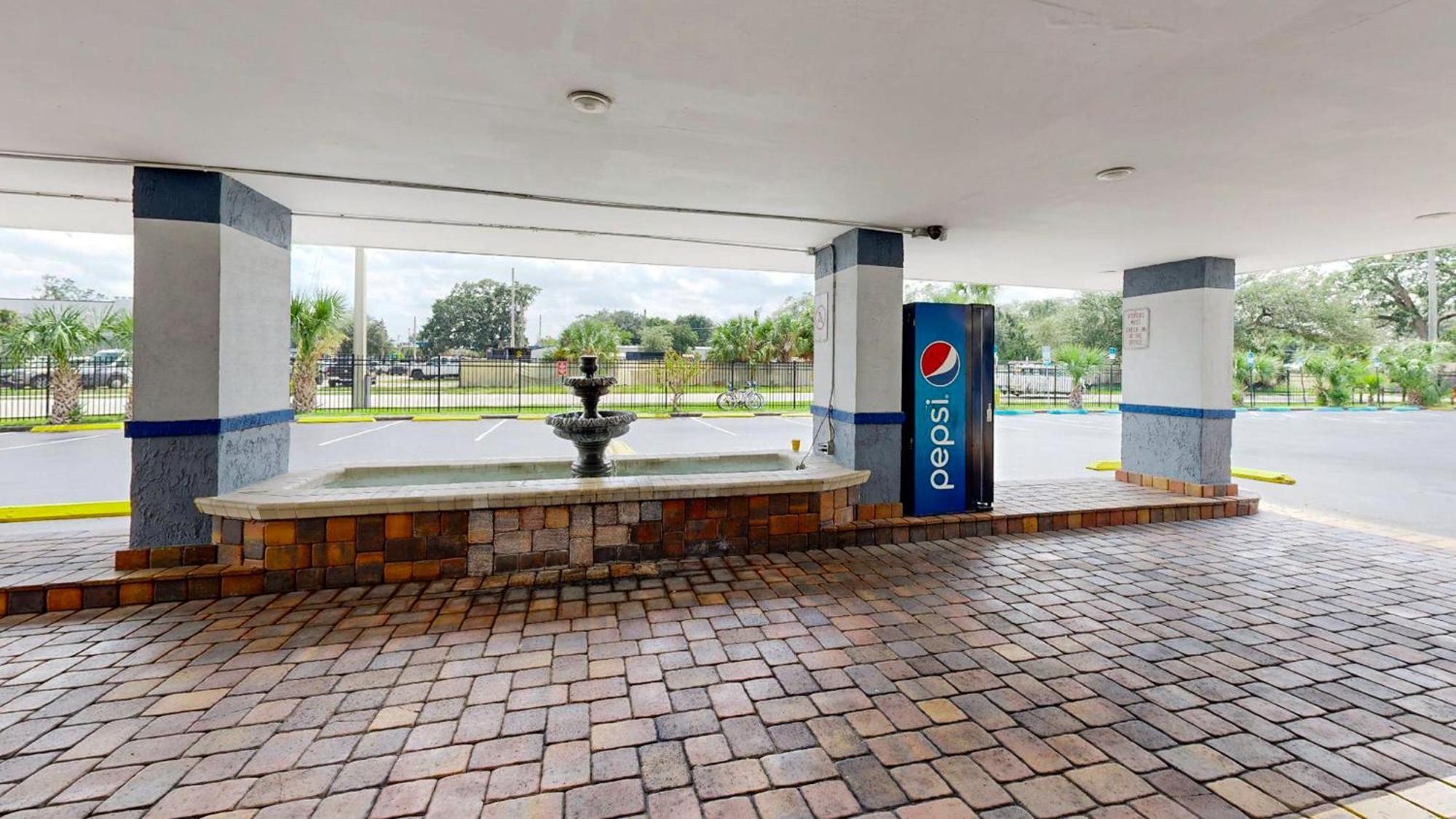 Days Inn By Wyndham Orlando Downtown Экстерьер фото