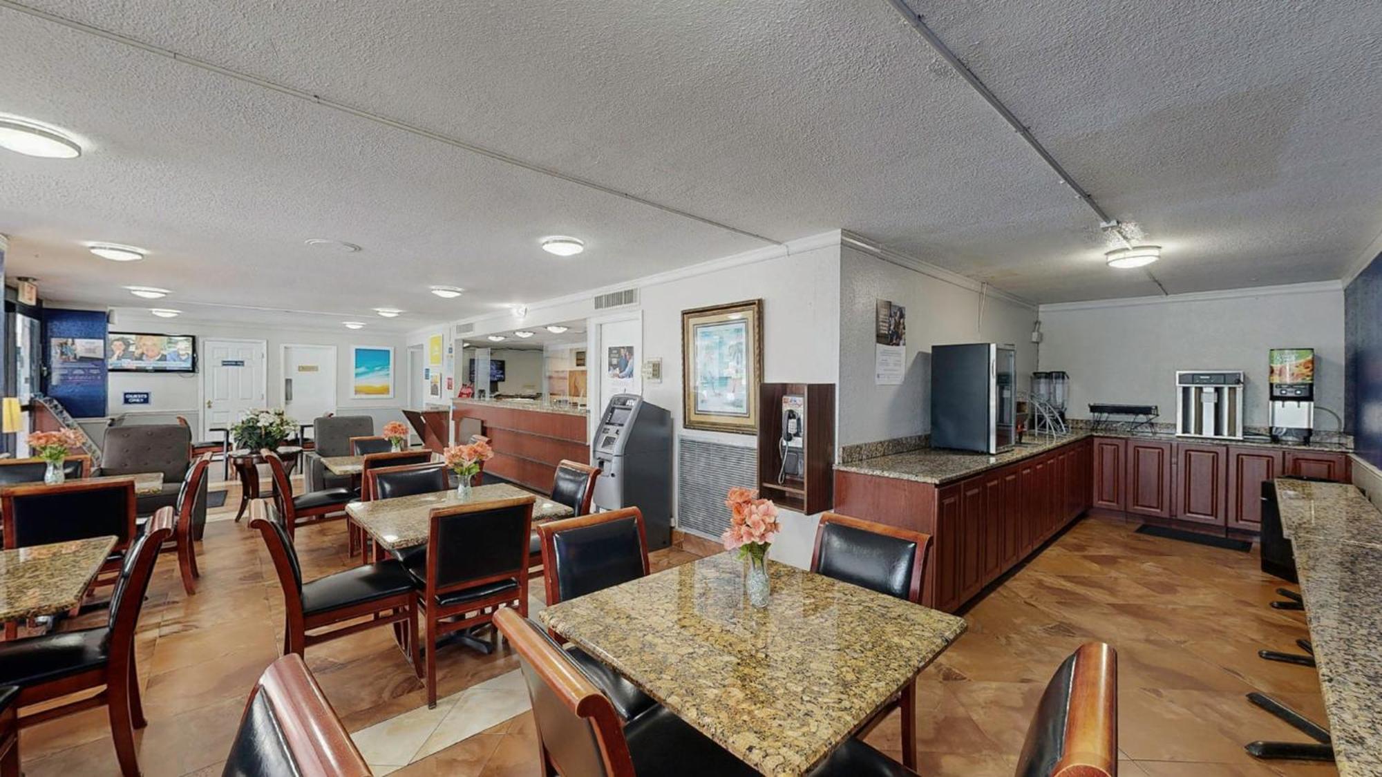 Days Inn By Wyndham Orlando Downtown Экстерьер фото
