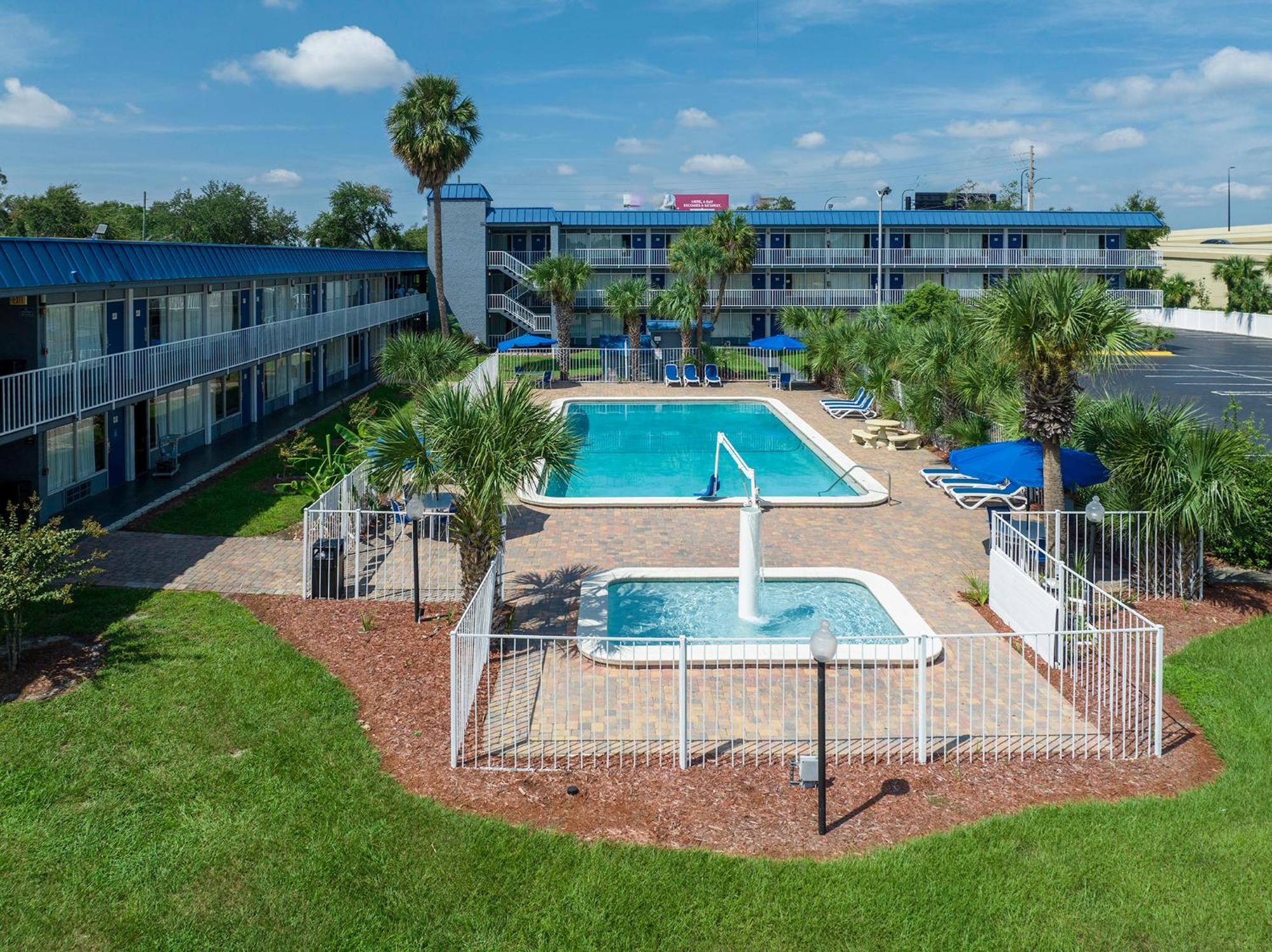 Days Inn By Wyndham Orlando Downtown Экстерьер фото
