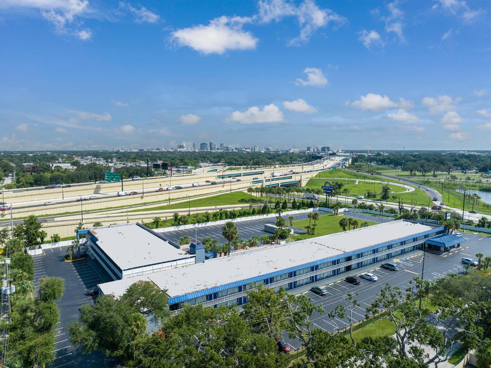 Days Inn By Wyndham Orlando Downtown Экстерьер фото